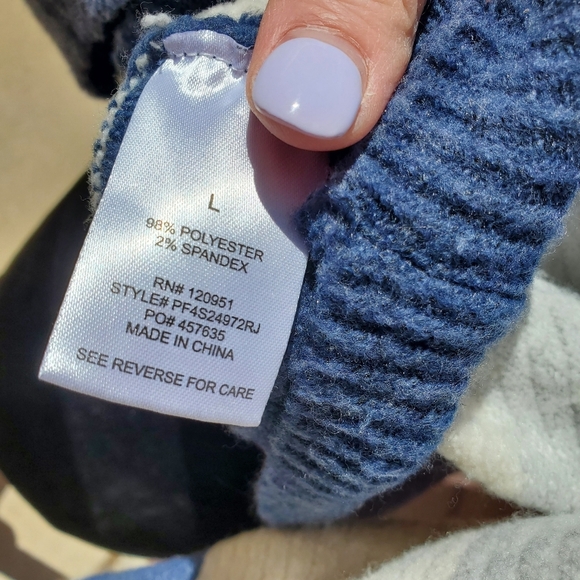 Pink Republic Blue and Gray Striped Women's Sweater Size Large - Picture 6 of 15